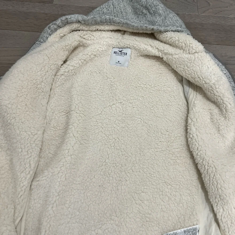 Hollister Light Gray Sherpa-Lined Hoodie - Picture 5 of 6